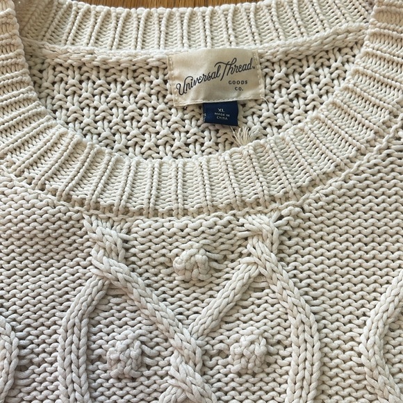Universal Thread Sweater - Picture 3 of 4